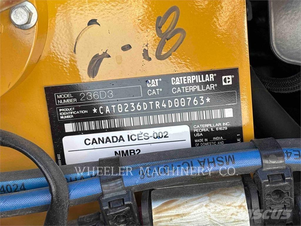 CAT 236D3 C3H2  스키드로더