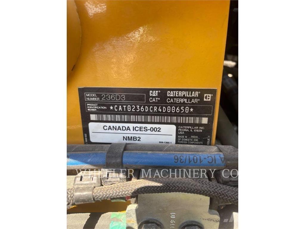 CAT 236D3 C3H2  스키드로더
