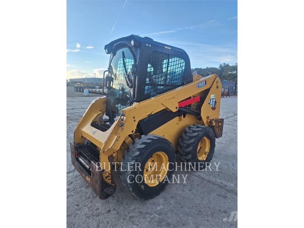 CAT 236D3 C3H2  스키드로더