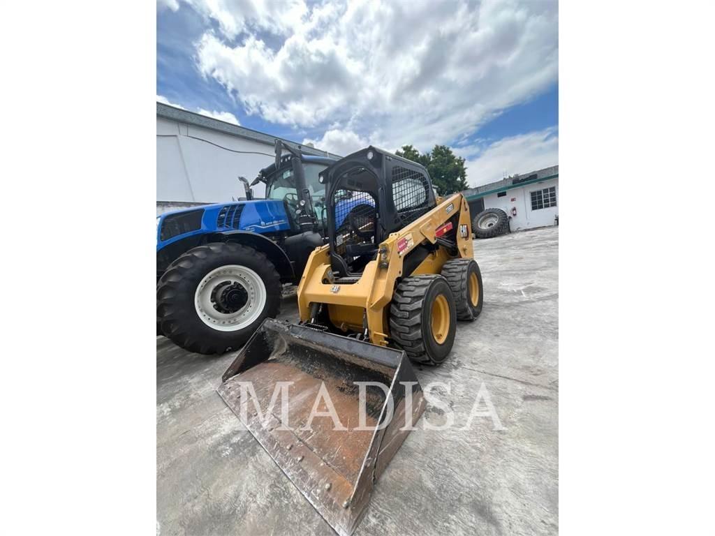 CAT 236D3LRC  스키드로더