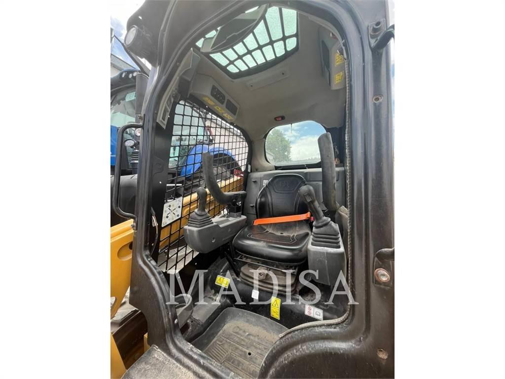 CAT 236D3LRC  스키드로더