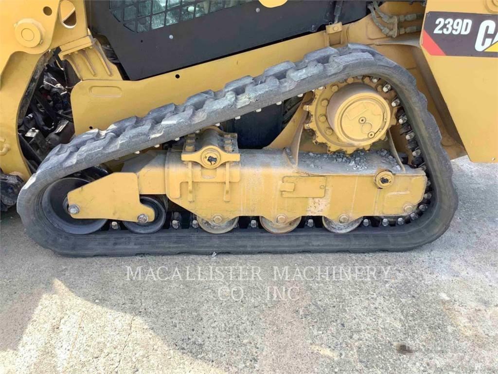 CAT 239D 궤도식 로우더