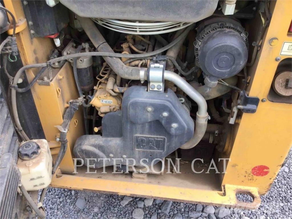 CAT 239D 궤도식 로우더