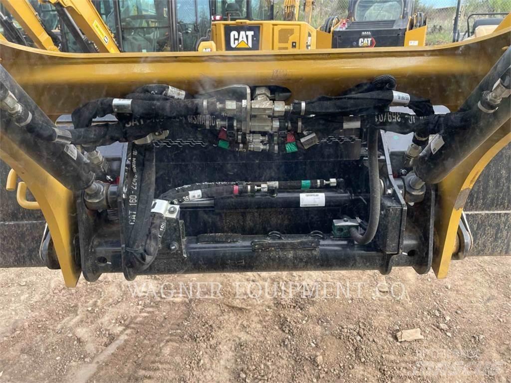 CAT 239D3 궤도식 로우더