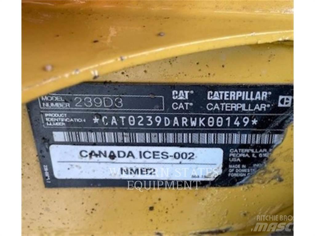 CAT 239D3  스키드로더