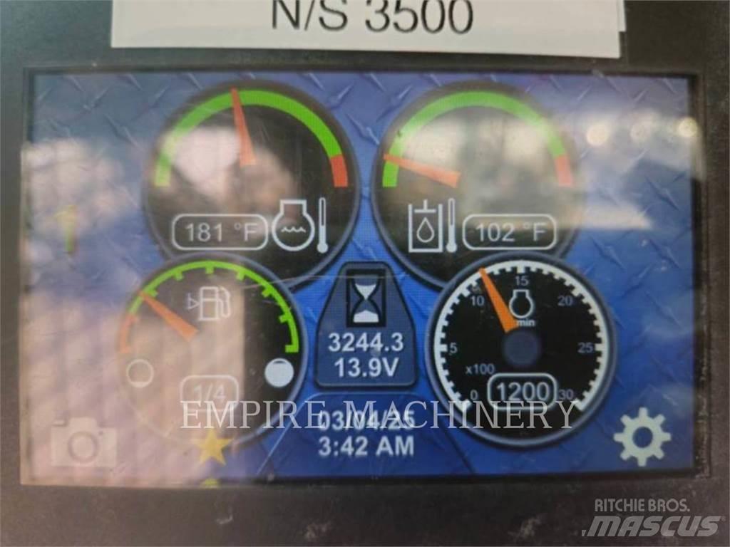 CAT 239D3  스키드로더