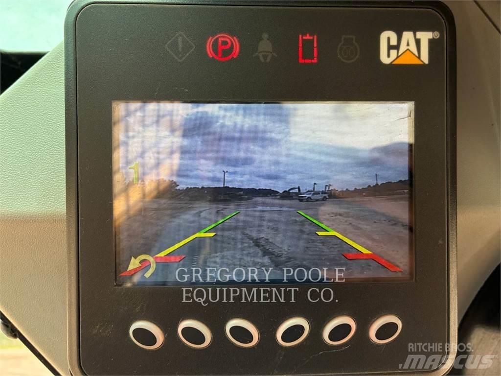 CAT 239D3 궤도식 로우더