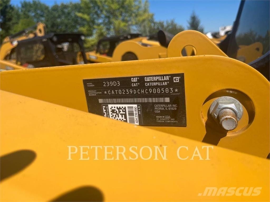 CAT 239D3  스키드로더