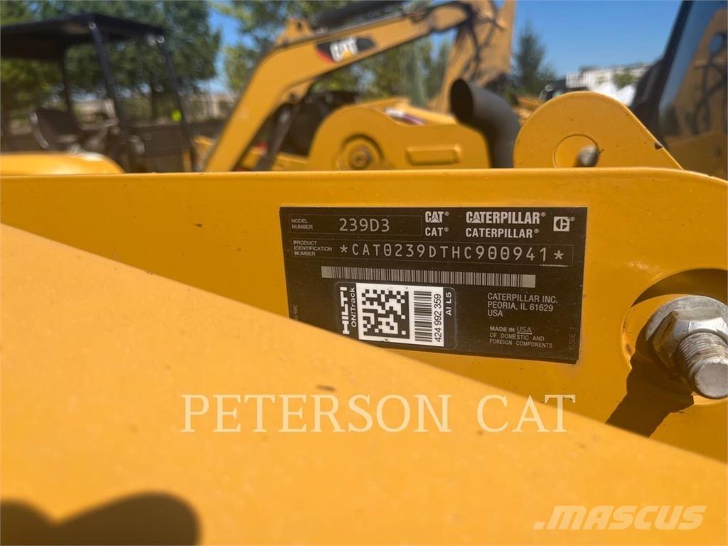 CAT 239D3  스키드로더