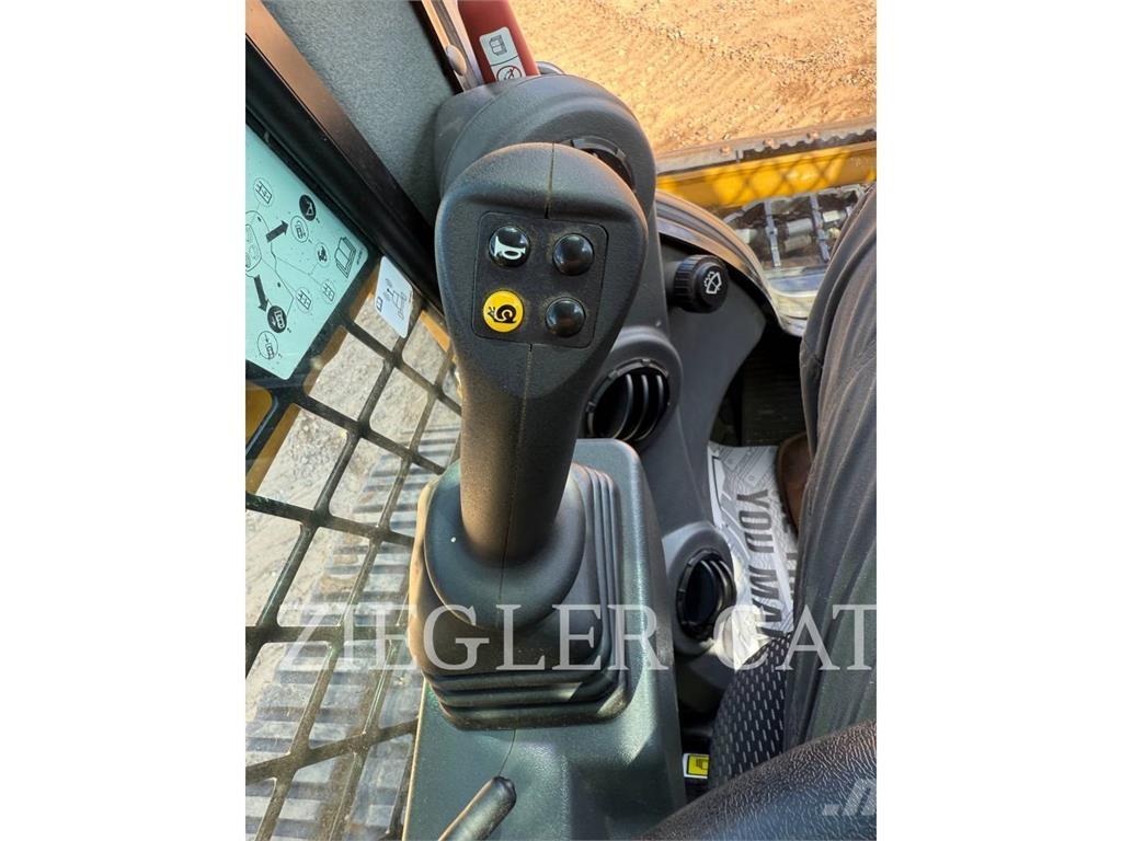 CAT 239D3 궤도식 로우더