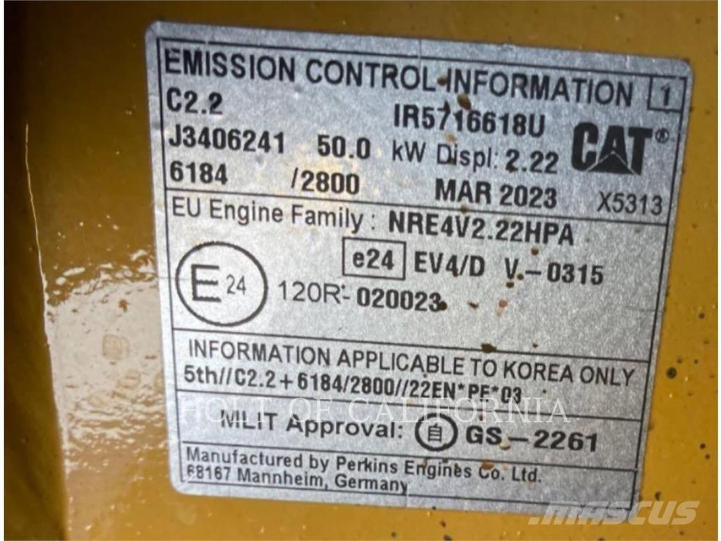 CAT 239D3 궤도식 로우더