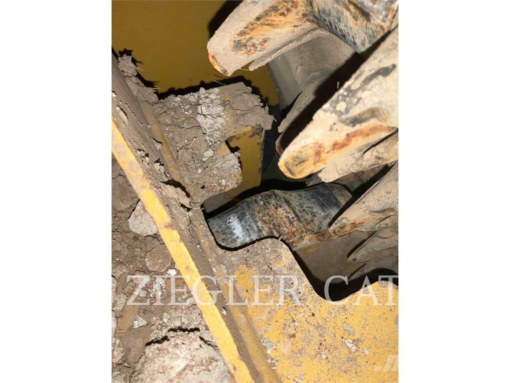 CAT 239D3 궤도식 로우더