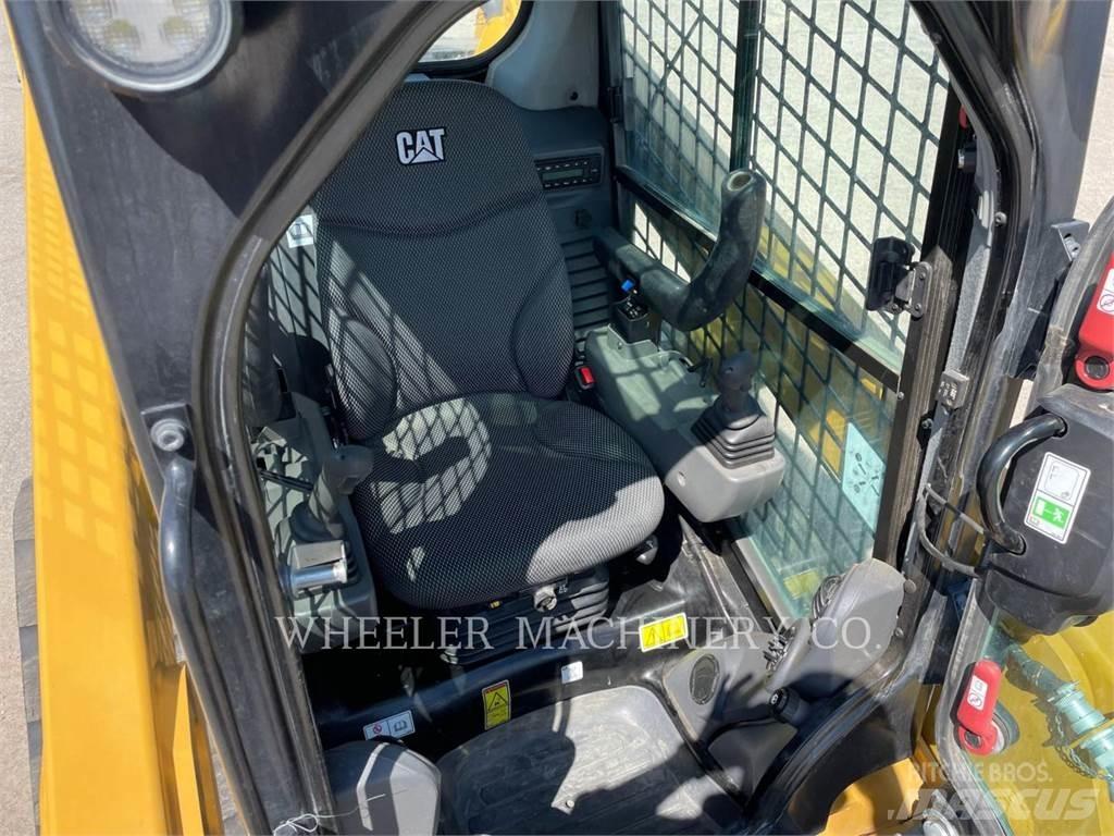 CAT 239D3 C1H2 궤도식 로우더
