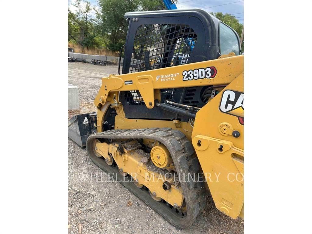 CAT 239D3 C1H2 궤도식 로우더