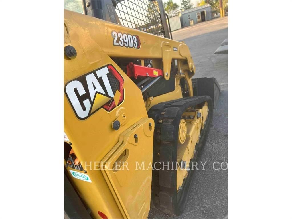 CAT 239D3 C1H2 궤도식 로우더