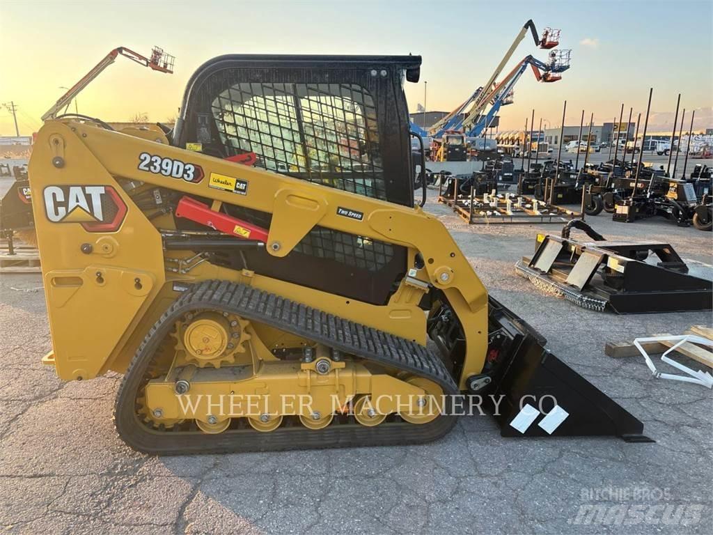 CAT 239D3 C3H2 궤도식 로우더