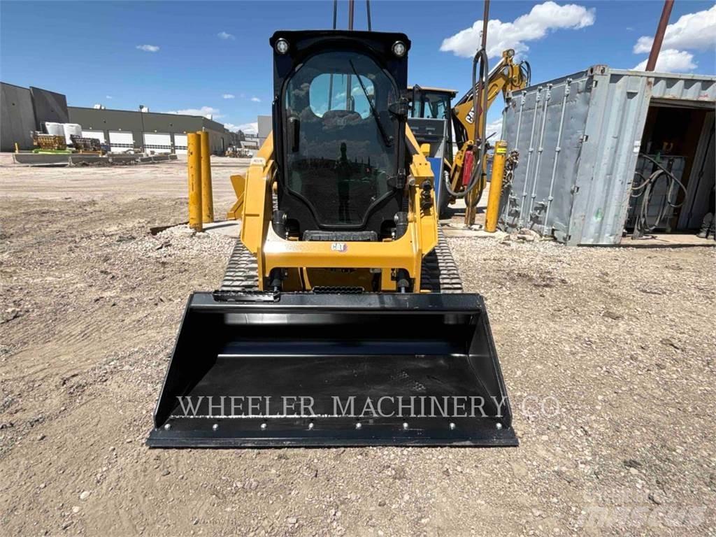 CAT 239D3 C3H2 궤도식 로우더