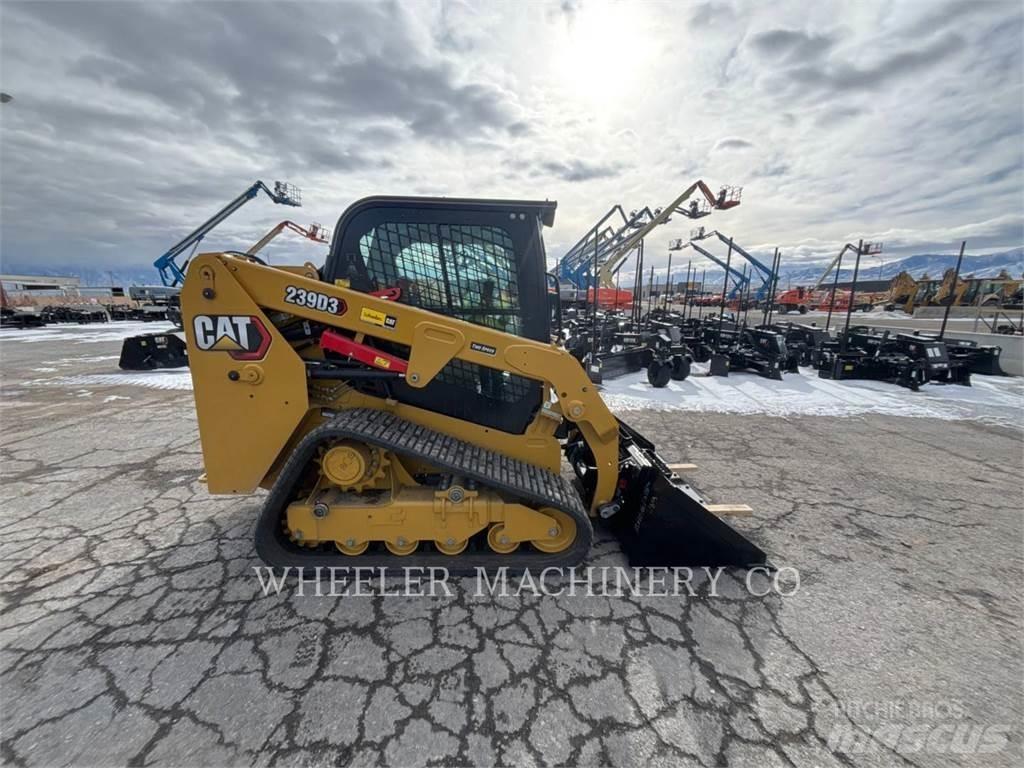 CAT 239D3 C3H2 궤도식 로우더