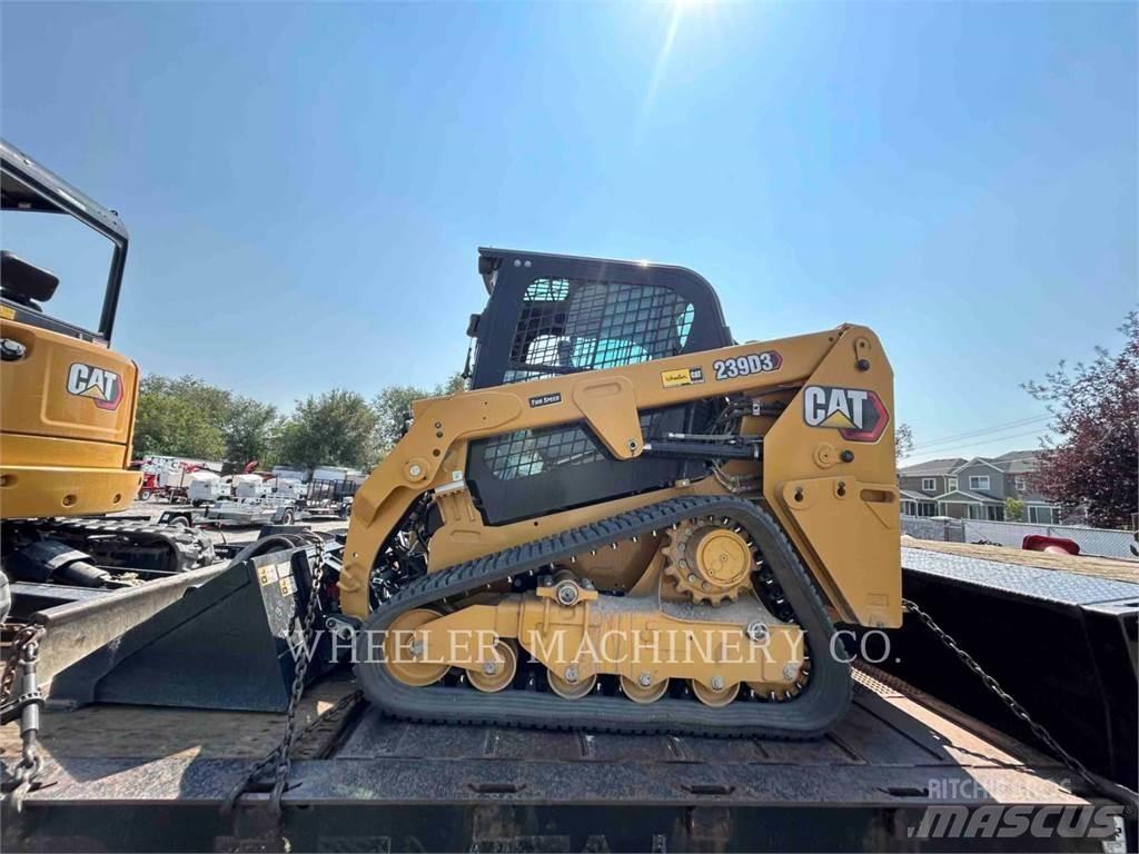 CAT 239D3 C3H2 궤도식 로우더