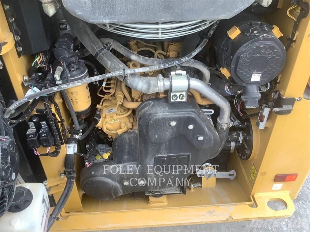 CAT 239D3STD2C  스키드로더