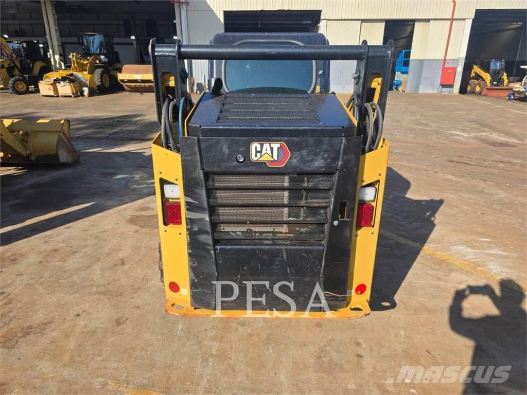 CAT 242 D  스키드로더