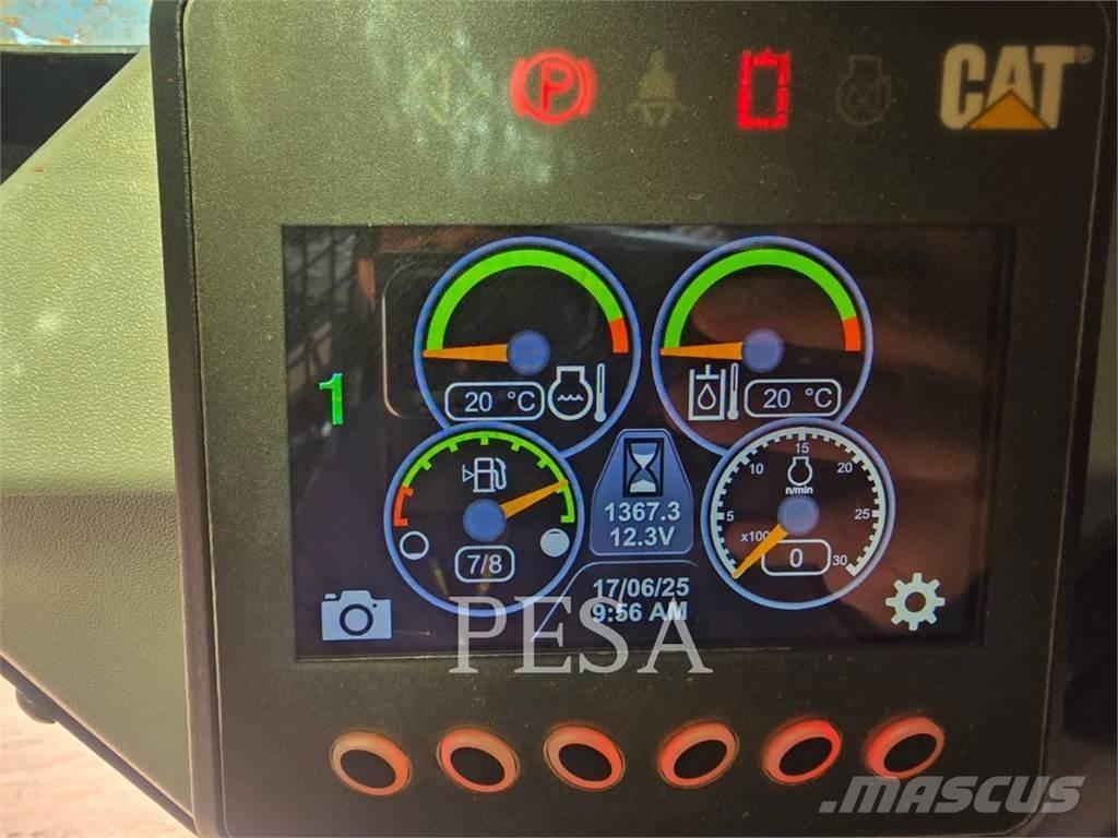 CAT 242 D  스키드로더