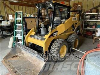CAT 242B  스키드로더