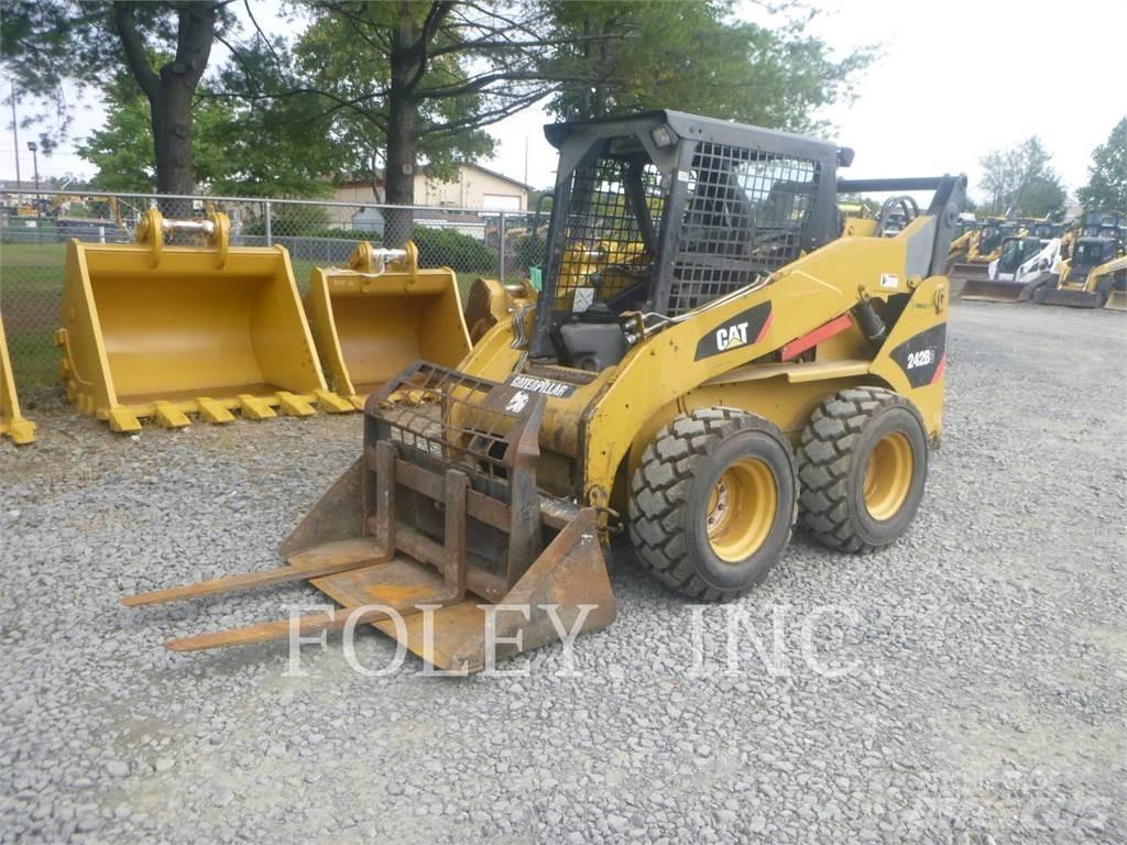 CAT 242B3  스키드로더