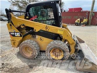 CAT 242D  스키드로더