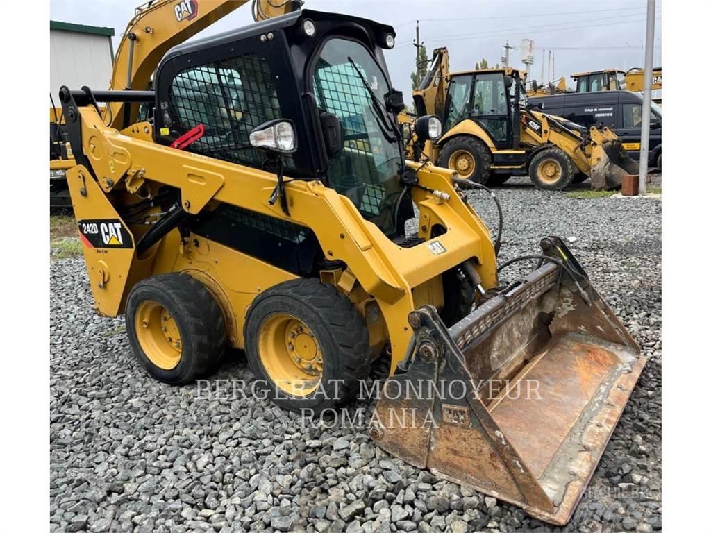 CAT 242D  스키드로더