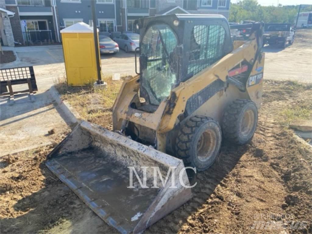 CAT 242D  스키드로더