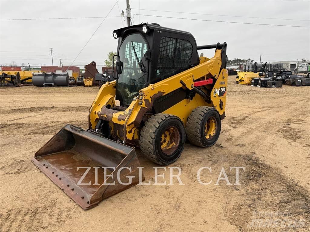 CAT 242D  스키드로더
