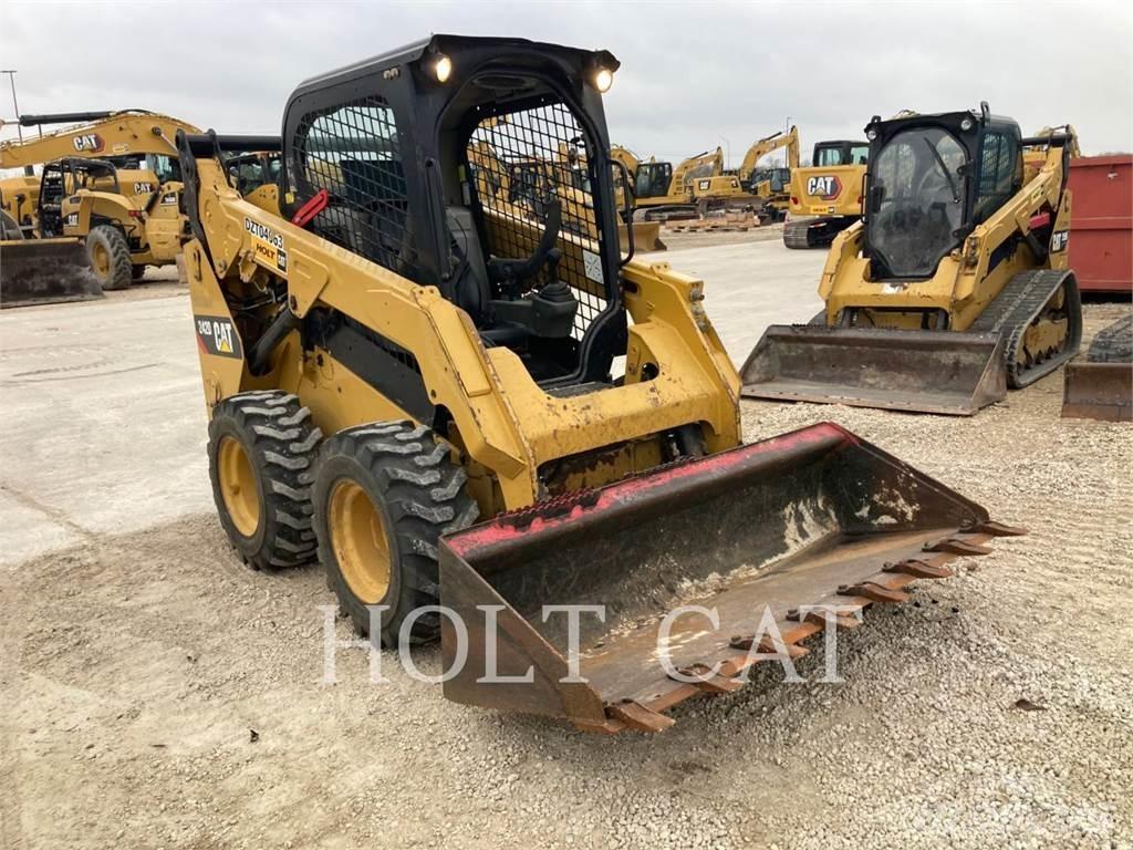CAT 242D  스키드로더