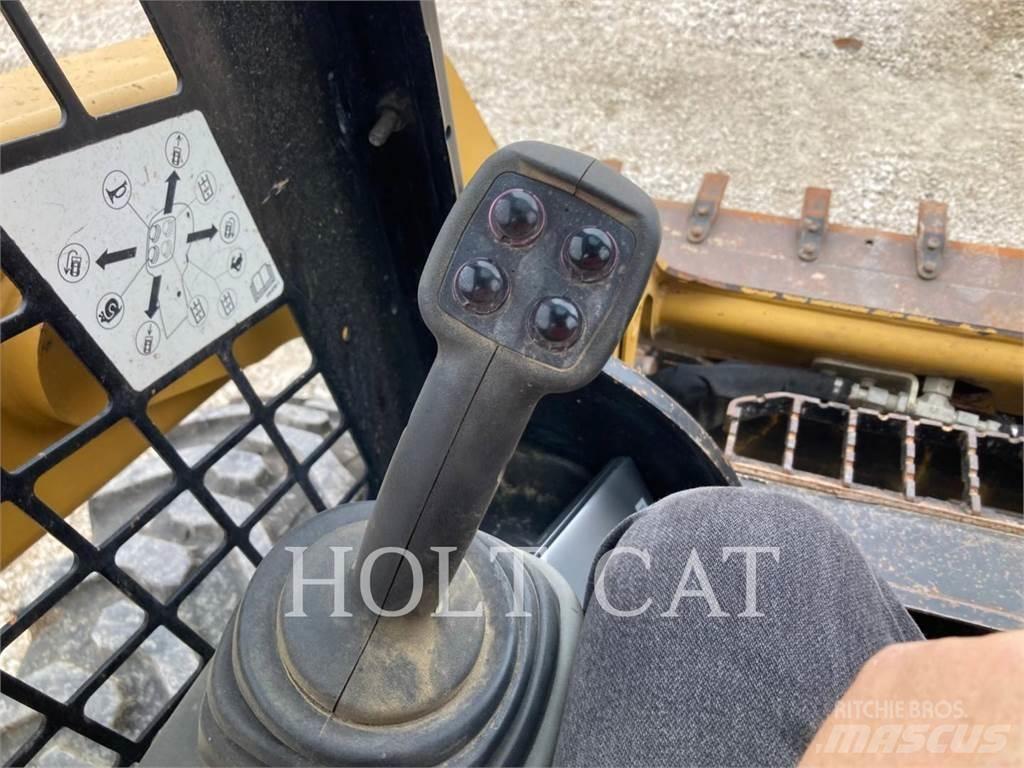 CAT 242D  스키드로더