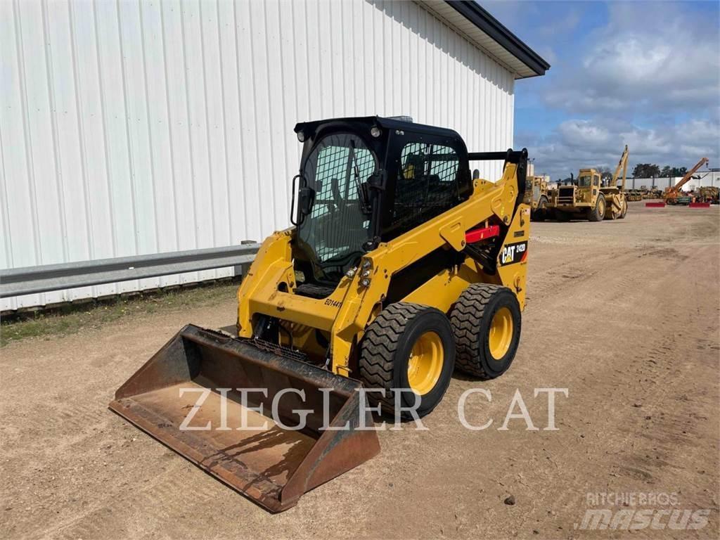 CAT 242D  스키드로더