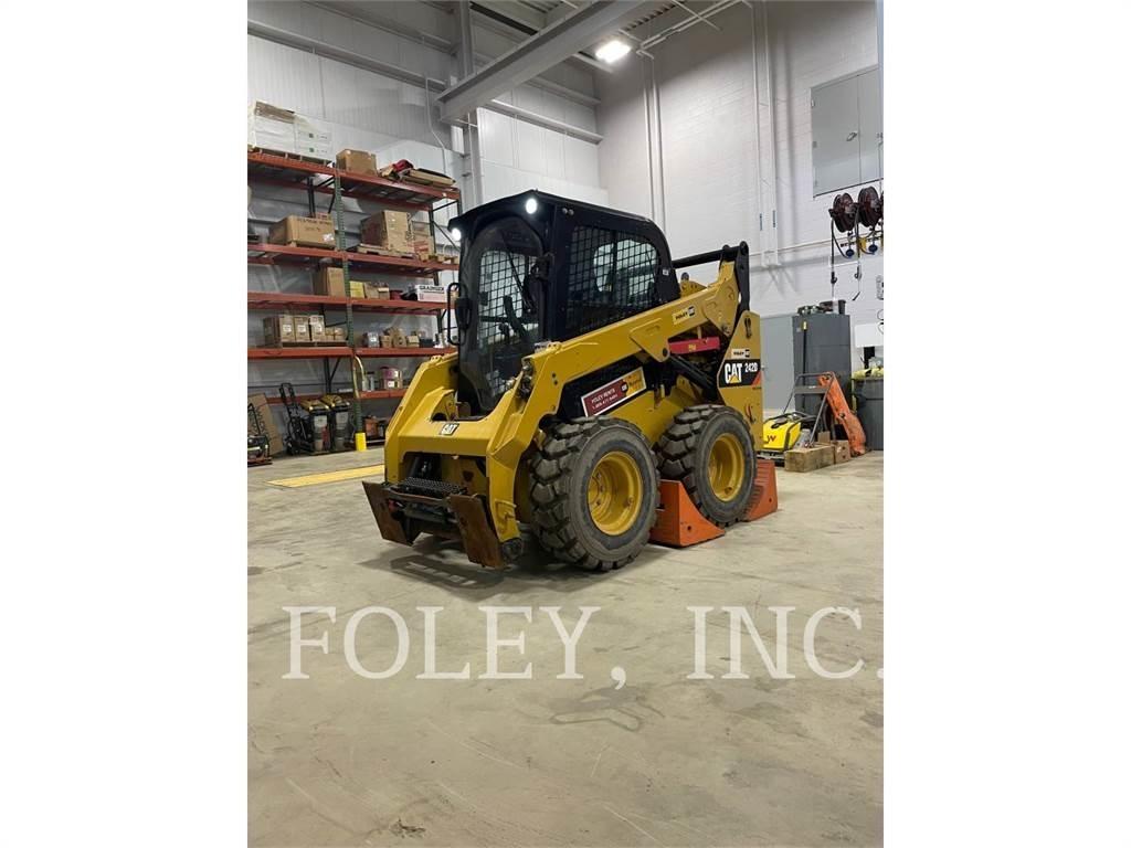 CAT 242D  스키드로더