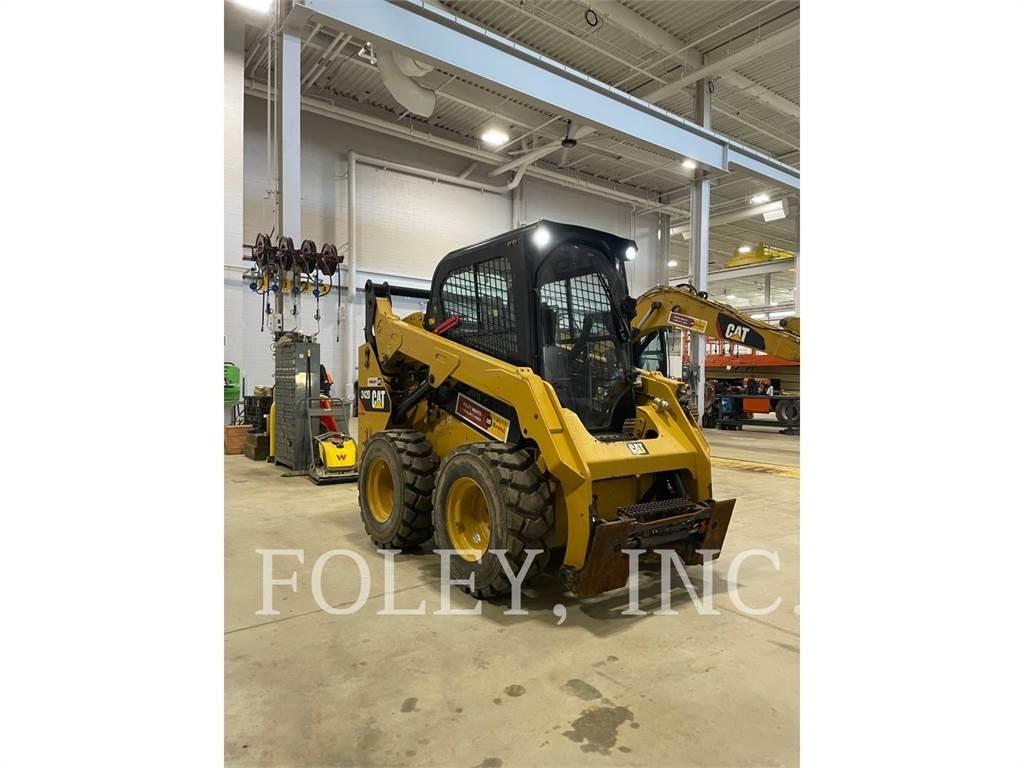 CAT 242D  스키드로더