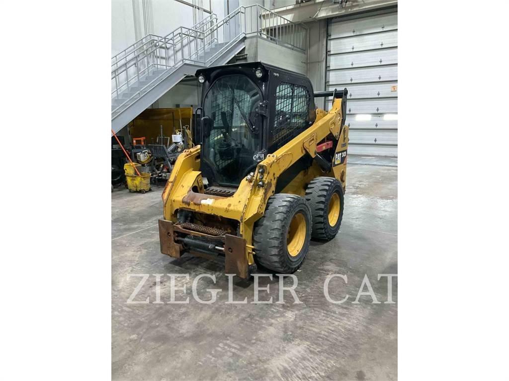 CAT 242D  스키드로더