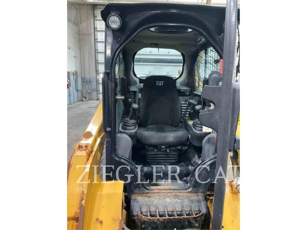 CAT 242D  스키드로더