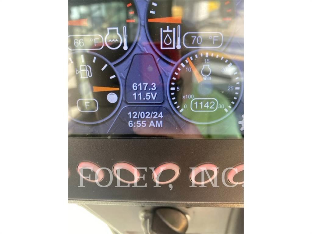 CAT 242D  스키드로더