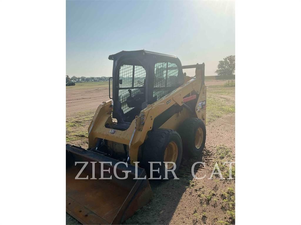 CAT 242D  스키드로더