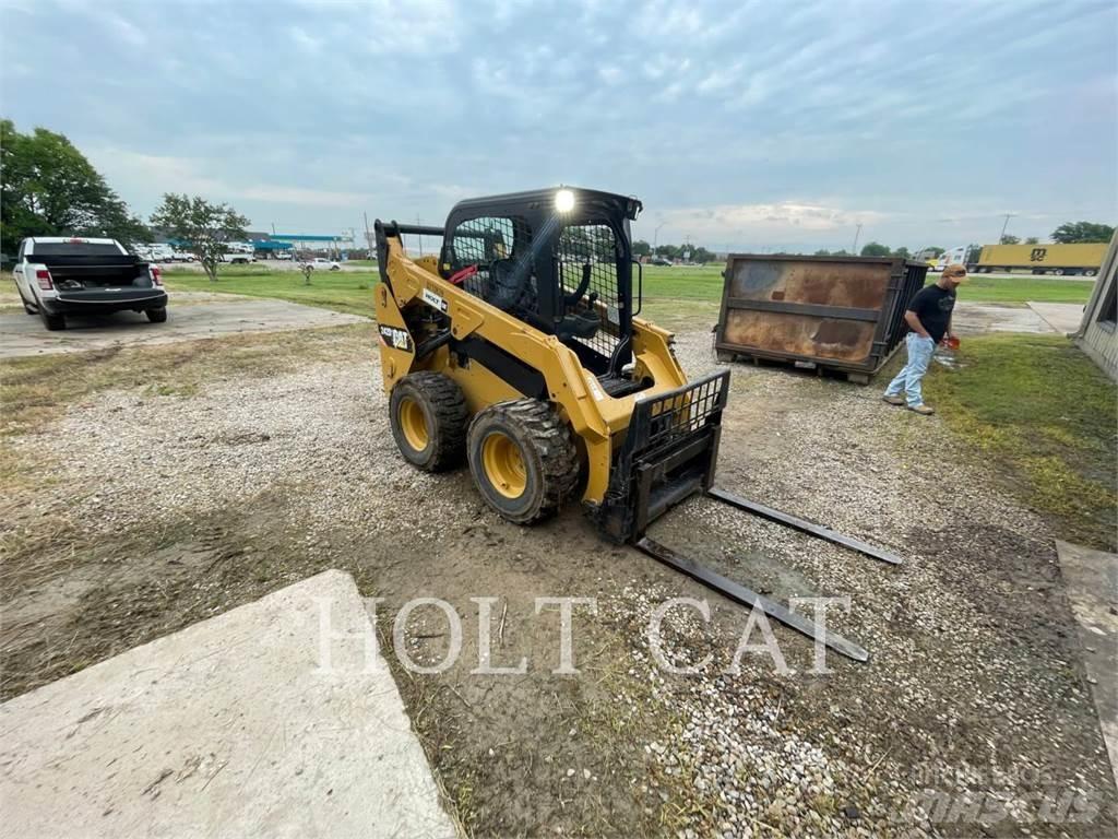 CAT 242D  스키드로더