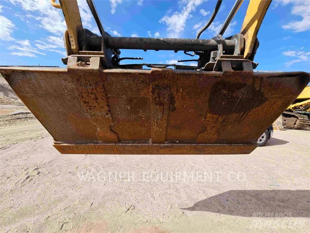 CAT 242D  스키드로더