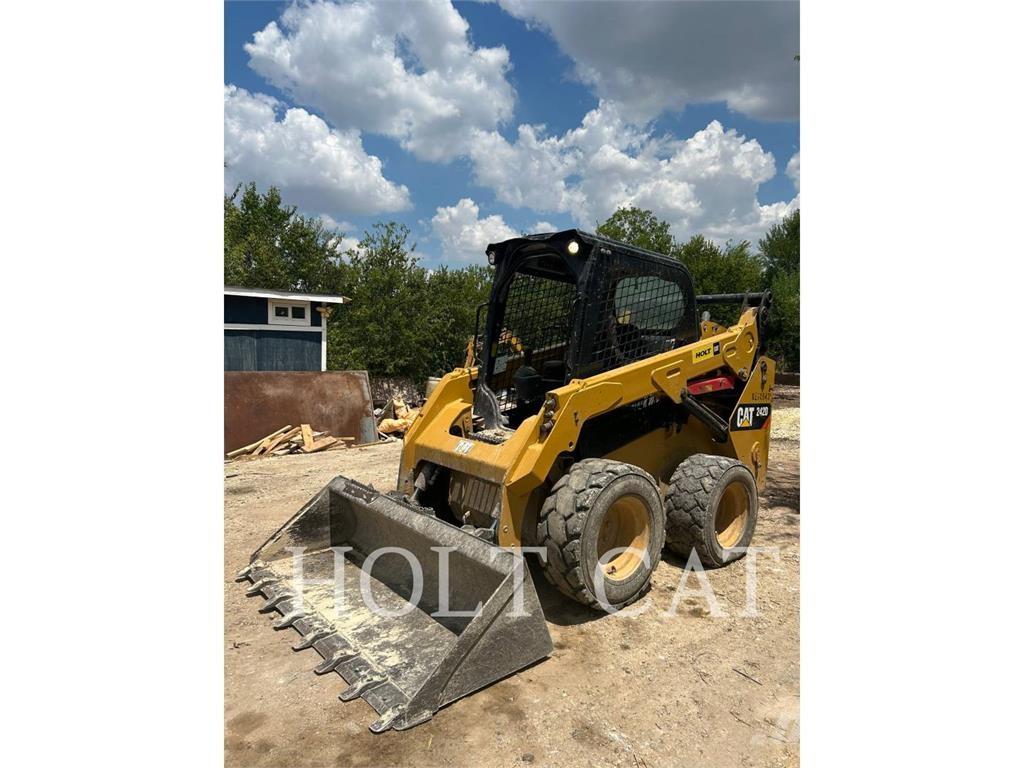 CAT 242D  스키드로더