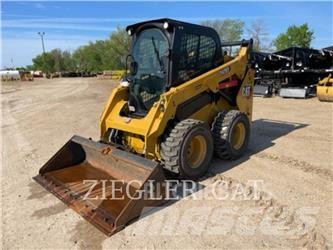 CAT 242D3  스키드로더