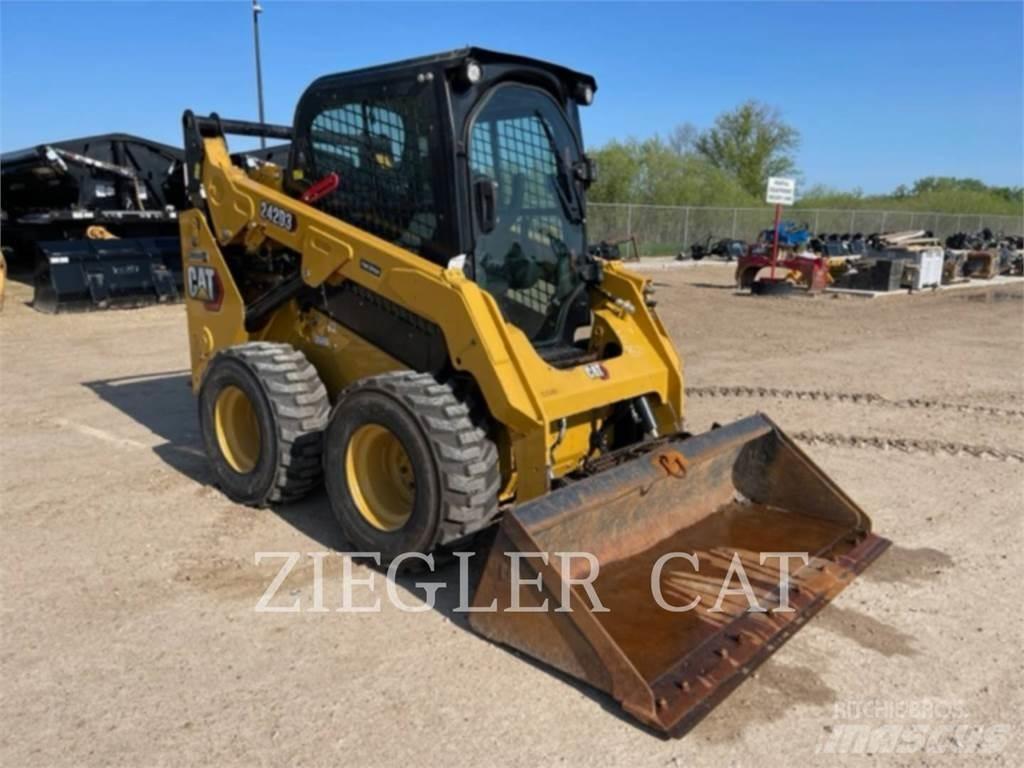 CAT 242D3  스키드로더