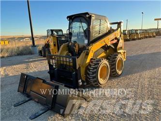 CAT 242D3  스키드로더