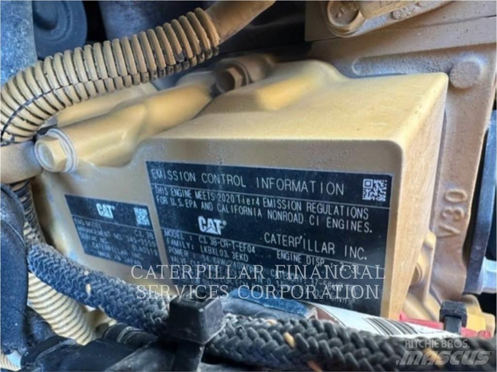 CAT 242D3  스키드로더