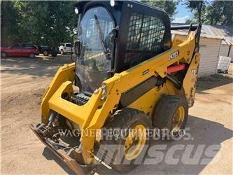 CAT 242D3  스키드로더