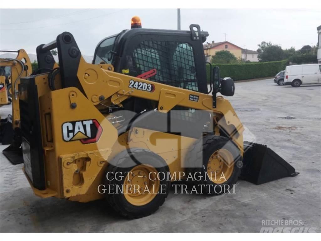 CAT 242D3  스키드로더